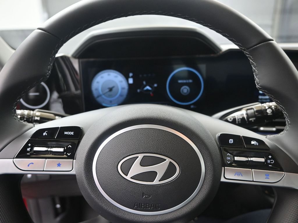 Certified 2025 Hyundai Elantra SEL FWD image 25