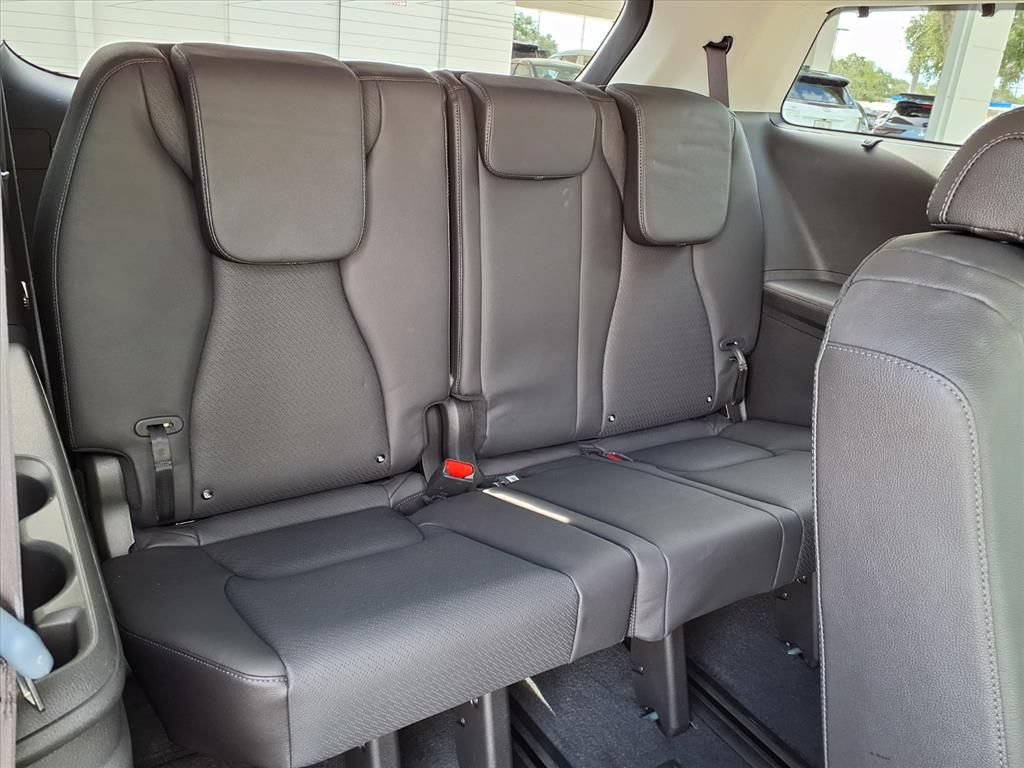 Used 2026 Kia Carnival SX Prestige FWD image 13