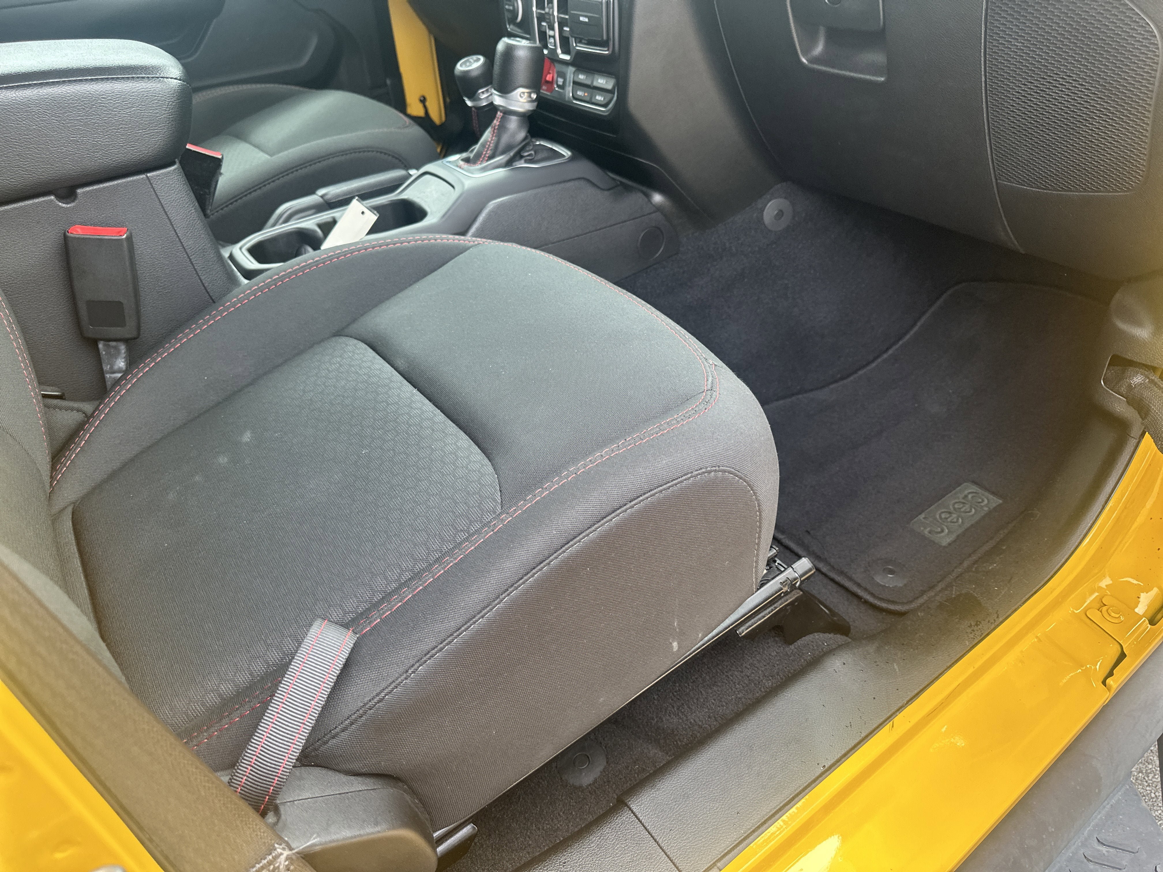 Used 2019 Jeep Wrangler Unlimited Rubicon w/ Cold Weather Group AWD/4WD image 31