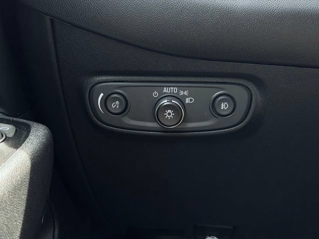 Used 2023 Chevrolet Equinox Premier AWD/4WD image 35