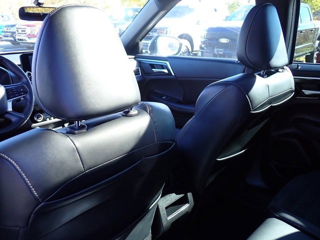 Used 2022 Mitsubishi Outlander SEL Black Edition image 16