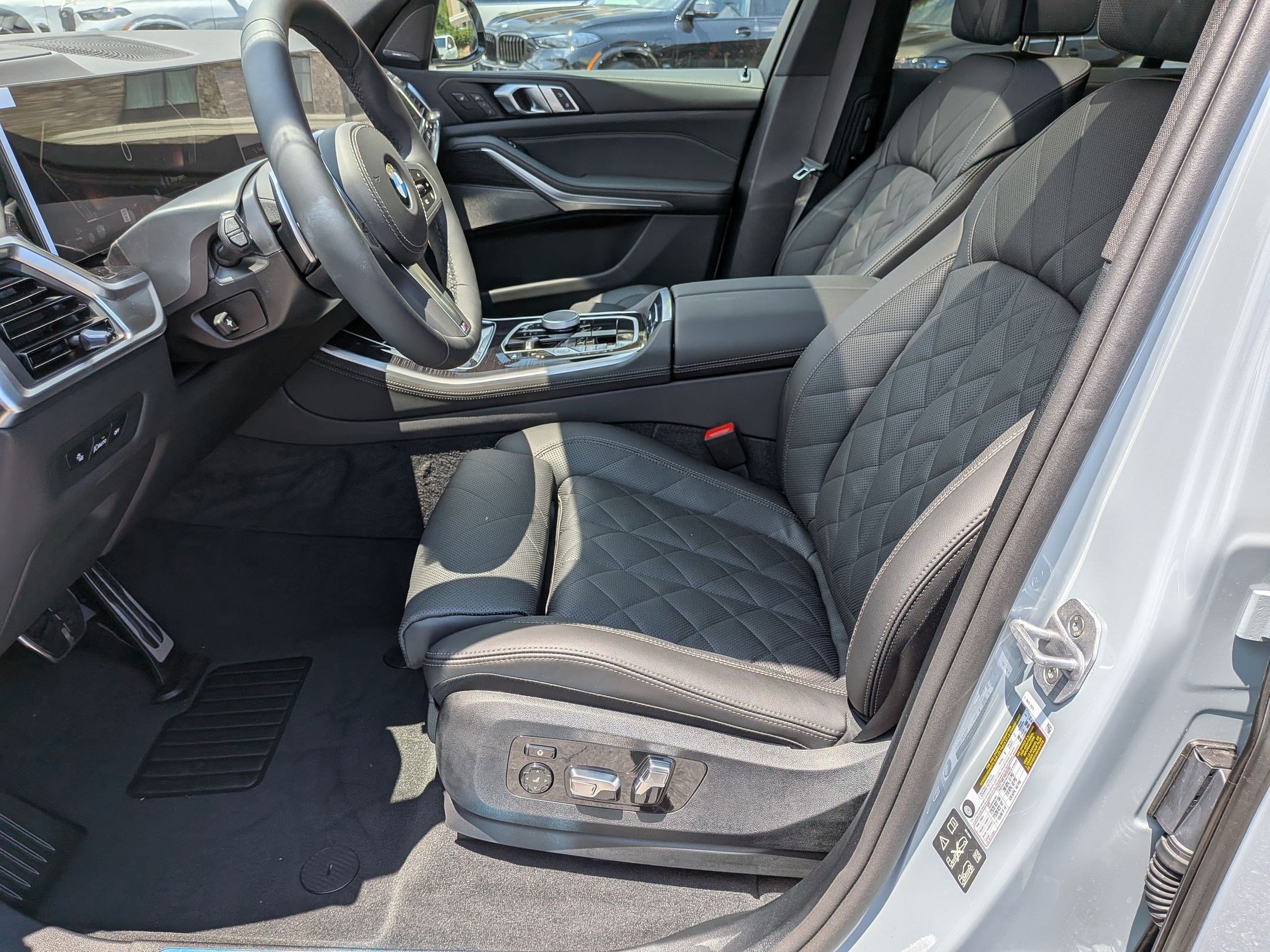 New 2026 BMW X5 xDrive40i w/ M Sport Package AWD/4WD image 15