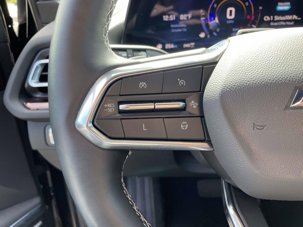 Used 2024 Chevrolet Traverse Z71 w/ Enhanced Driving Package image 23