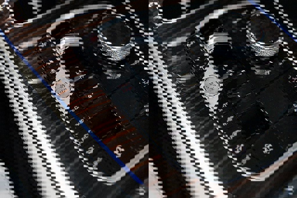 New 2026 BMW X5 xDrive50e w/ Climate Comfort Package image 25