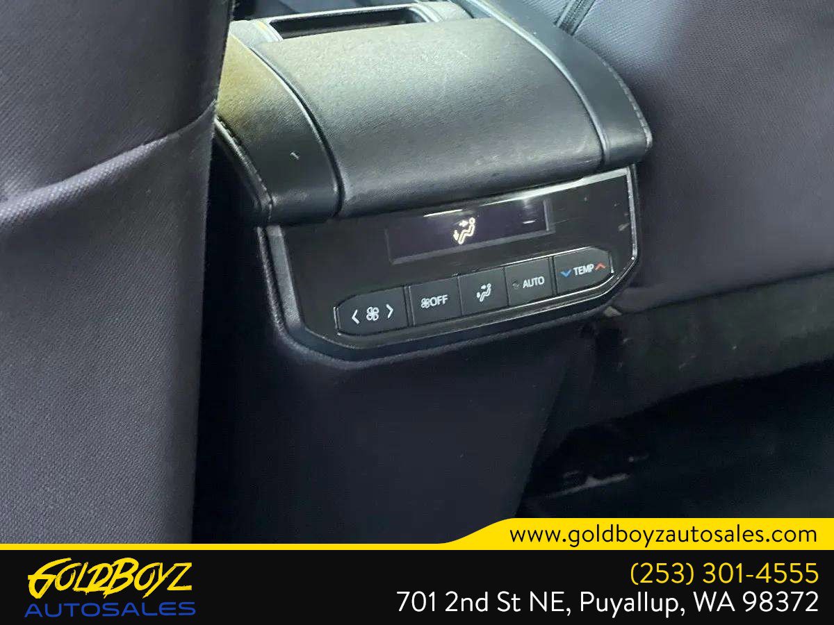 Used 2023 Toyota Highlander LE image 37