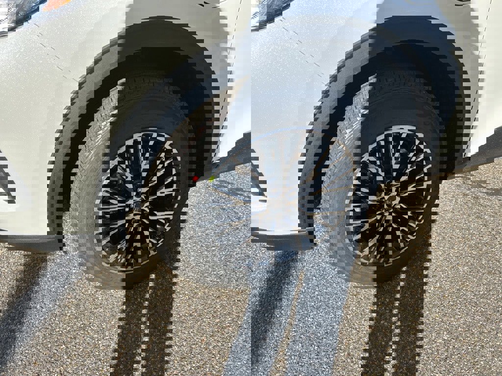 New 2025 Ford Escape SE image 9