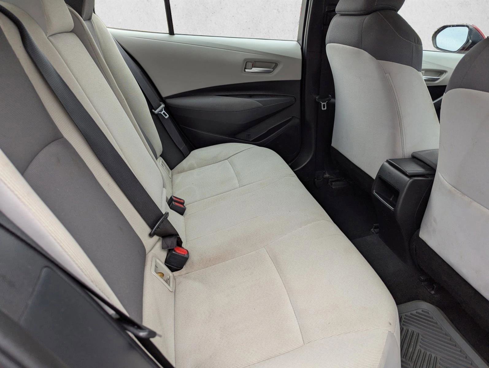 Used 2021 Toyota Corolla LE FWD image 29