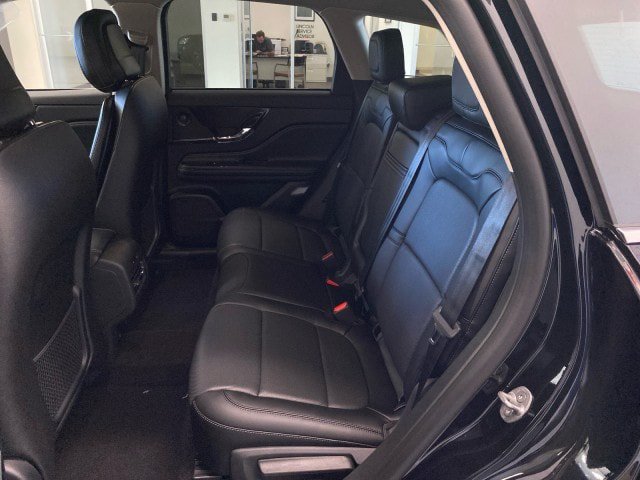 New 2025 Lincoln Corsair Grand Touring w/ Equipment Group 302A AWD/4WD image 9
