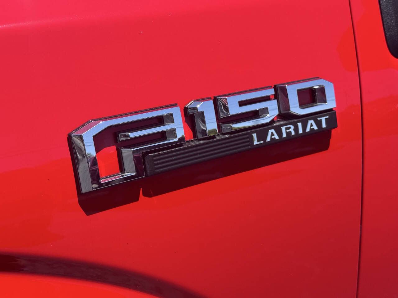 Used 2016 Ford F150 Lariat w/ Equipment Group 502A Luxury AWD/4WD image 14