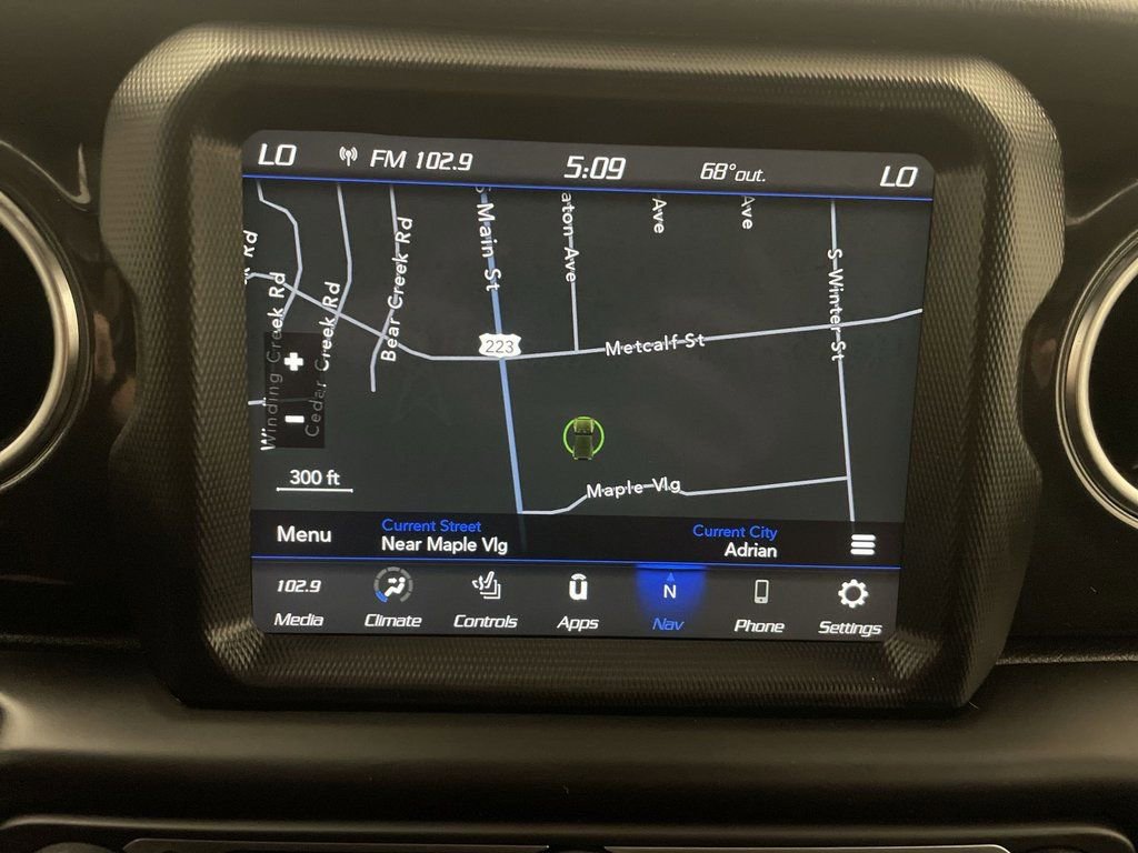 Used 2023 Jeep Wrangler Altitude image 8