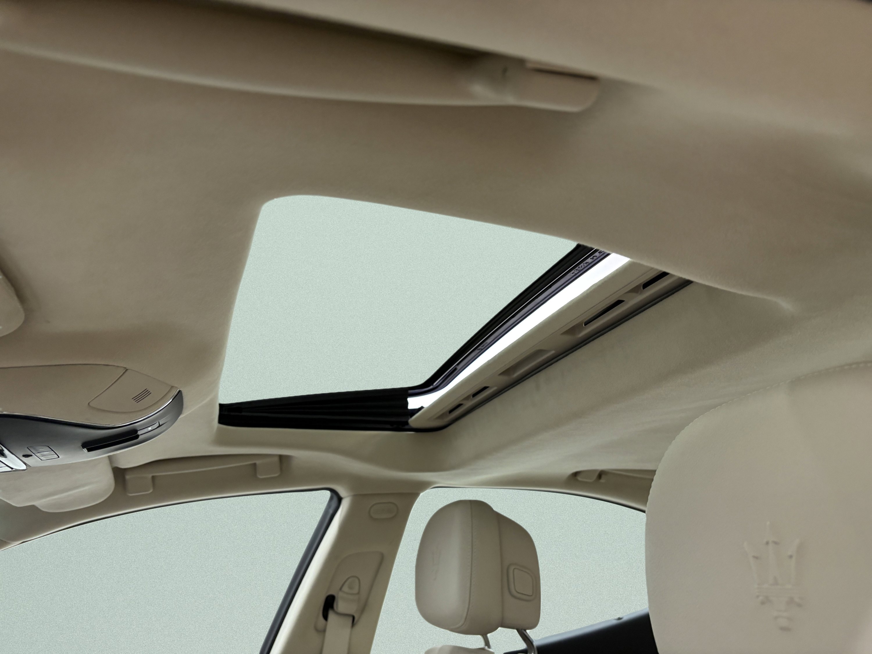 Used 2015 Maserati Ghibli image 27