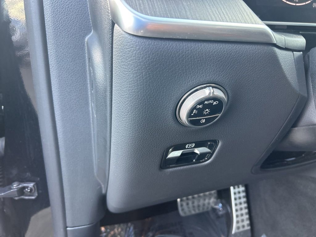 Used 2025 Mercedes-Benz GLC 43 AMG 4MATIC image 41