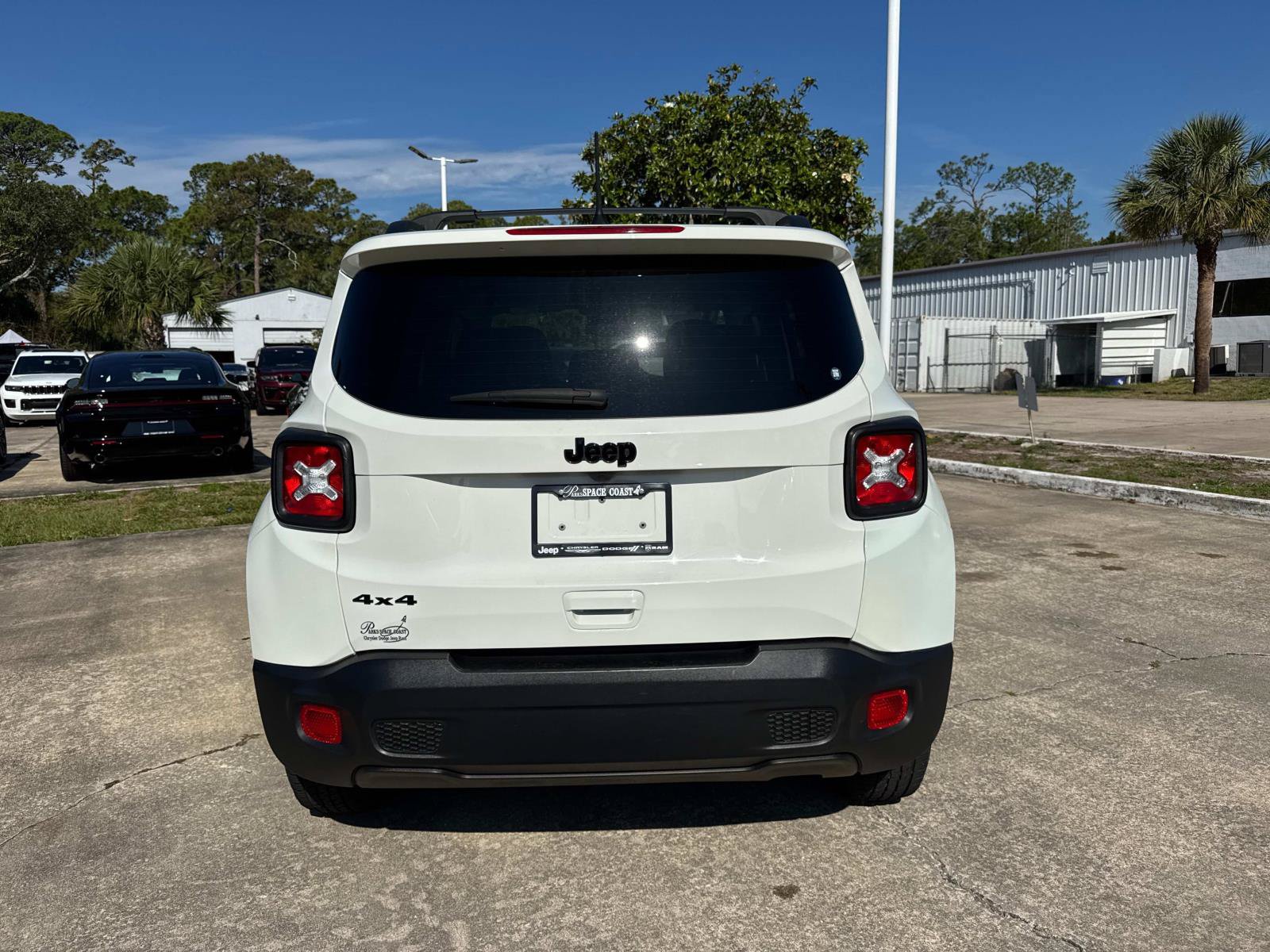 Certified 2023 Jeep Renegade Latitude AWD/4WD image 4