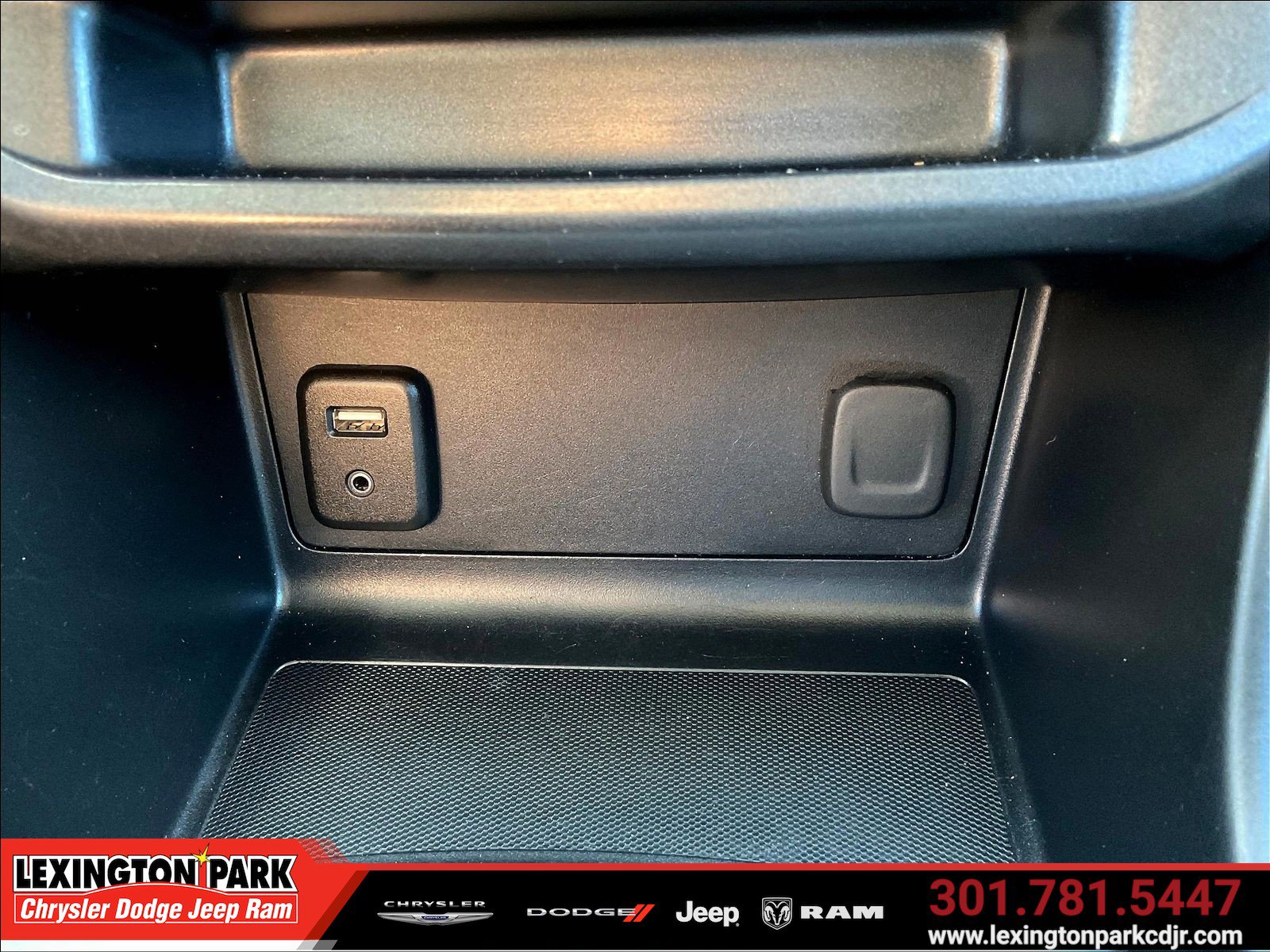 Used 2018 Chevrolet Colorado LT w/ LT Convenience Package AWD/4WD image 17