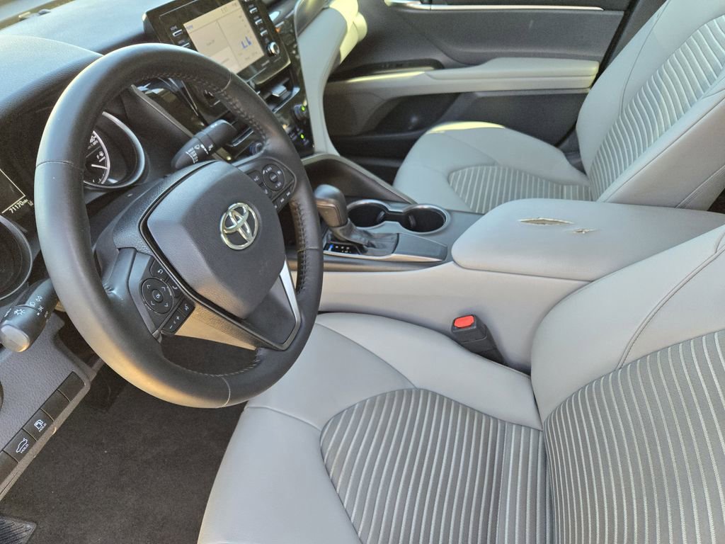 Used 2021 Toyota Camry SE image 16
