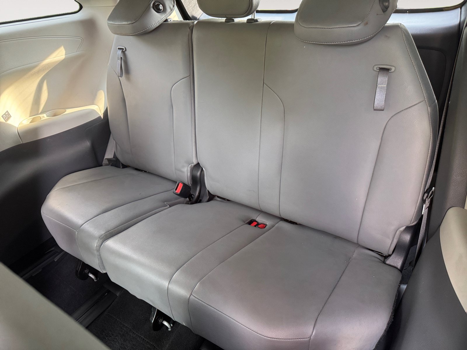 Used 2021 Toyota Sienna XLE AWD/4WD image 16