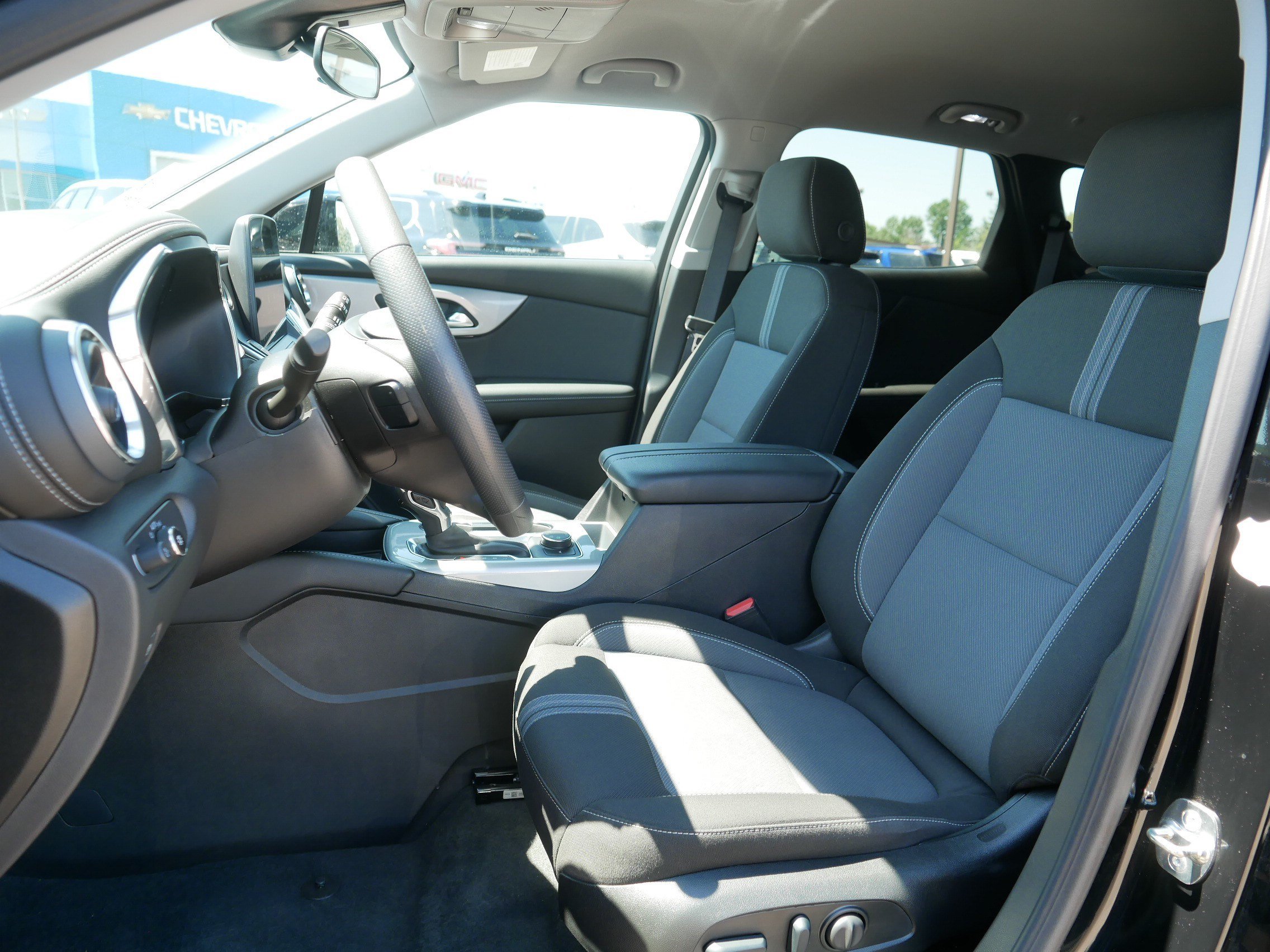 Used 2025 Chevrolet Blazer LT AWD/4WD image 34