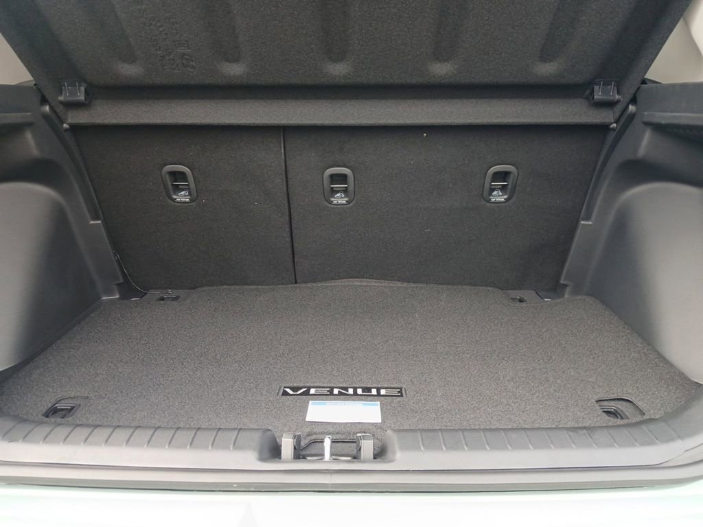 New 2026 Hyundai Venue SE FWD image 16