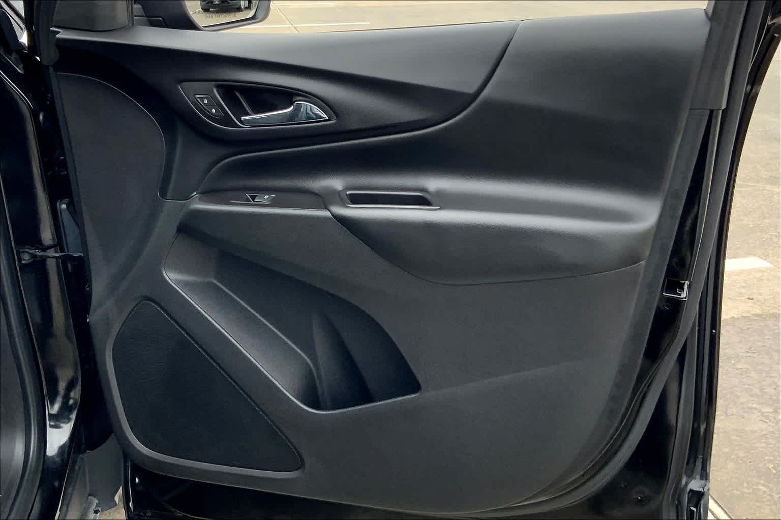 Used 2019 Chevrolet Equinox LT w/ Driver Convenience Package FWD image 20