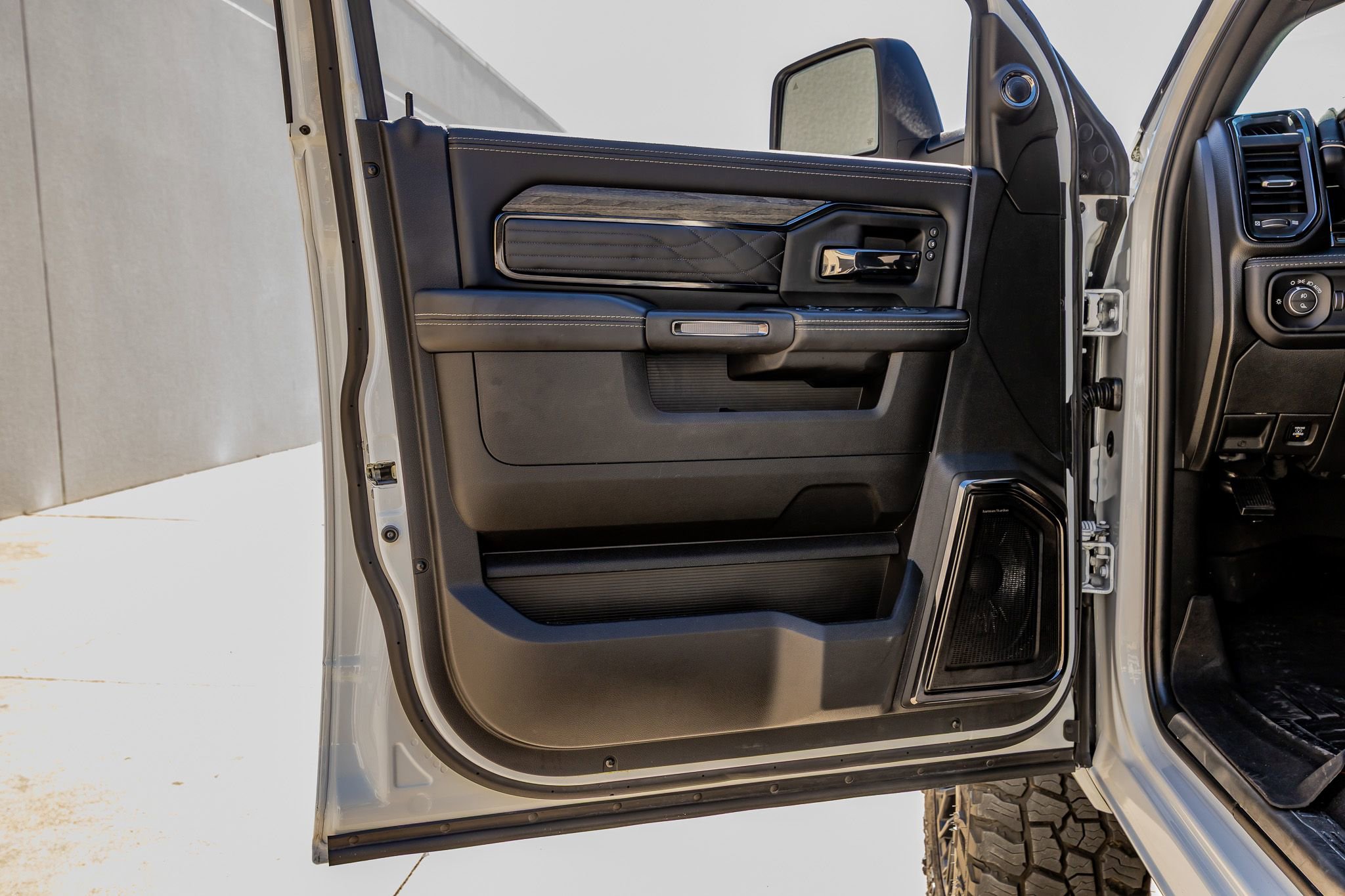 Used 2025 RAM 3500 Limited image 36