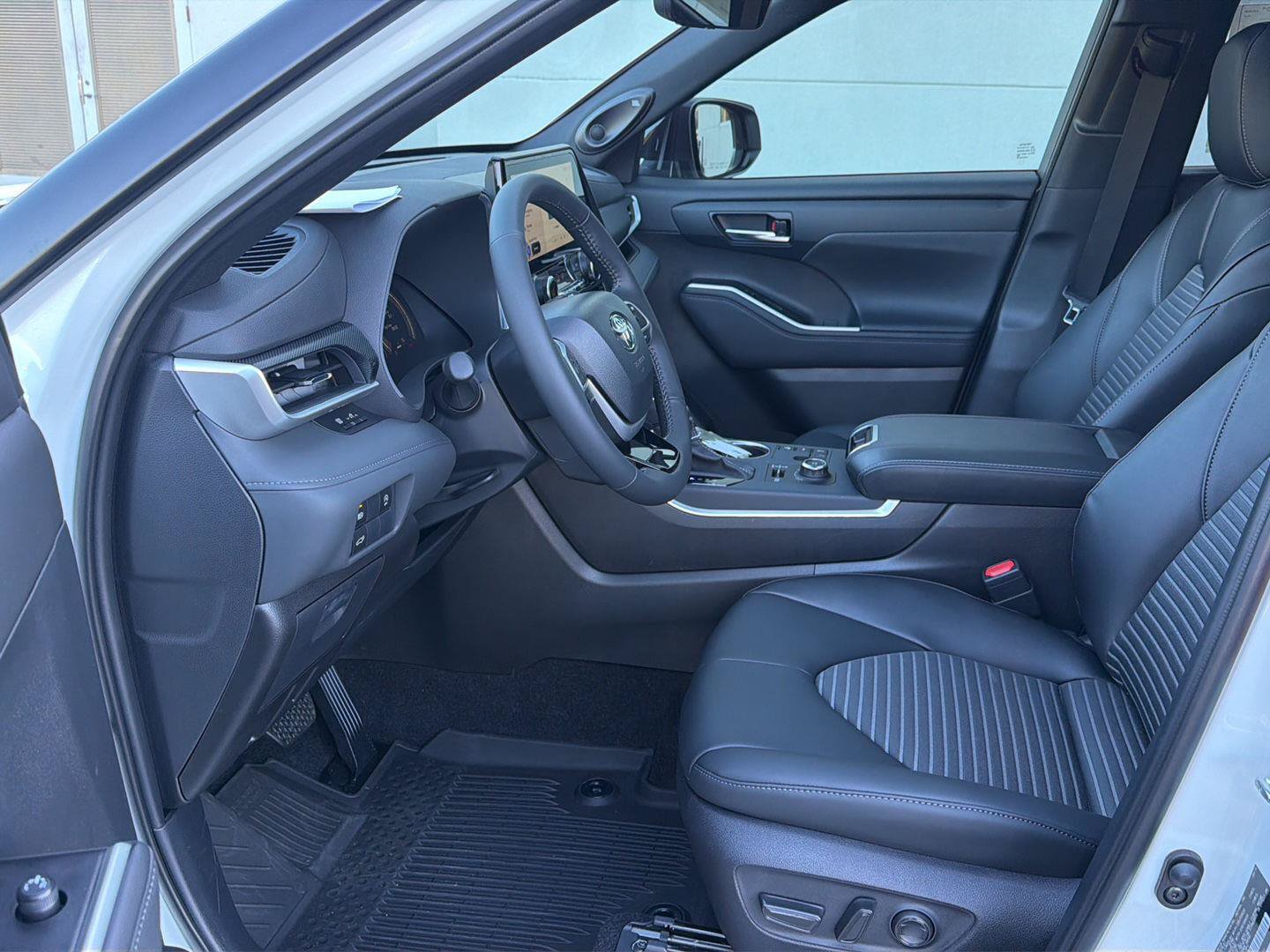 New 2026 Toyota Highlander XSE AWD/4WD image 10