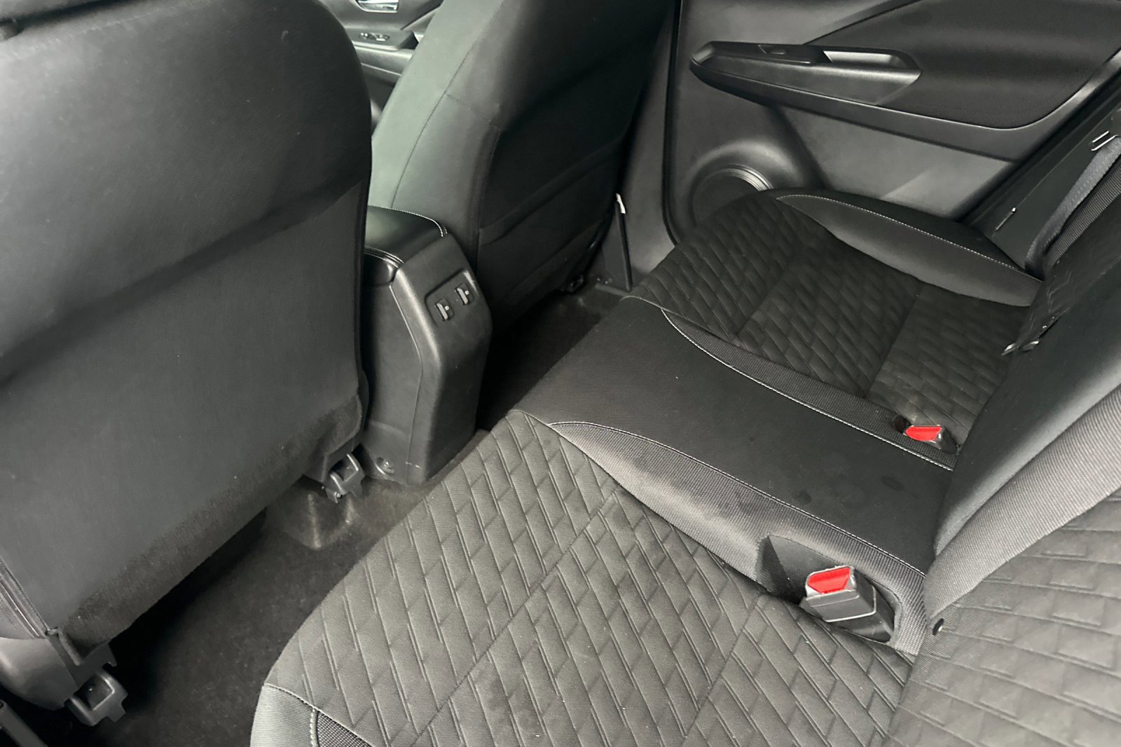 Used 2024 Nissan Kicks SV image 12