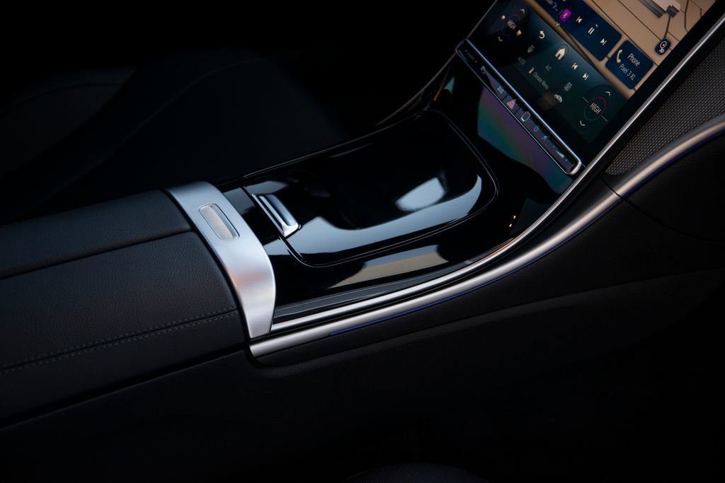 Used 2024 Mercedes-Benz CLE 300 4MATIC Coupe image 21