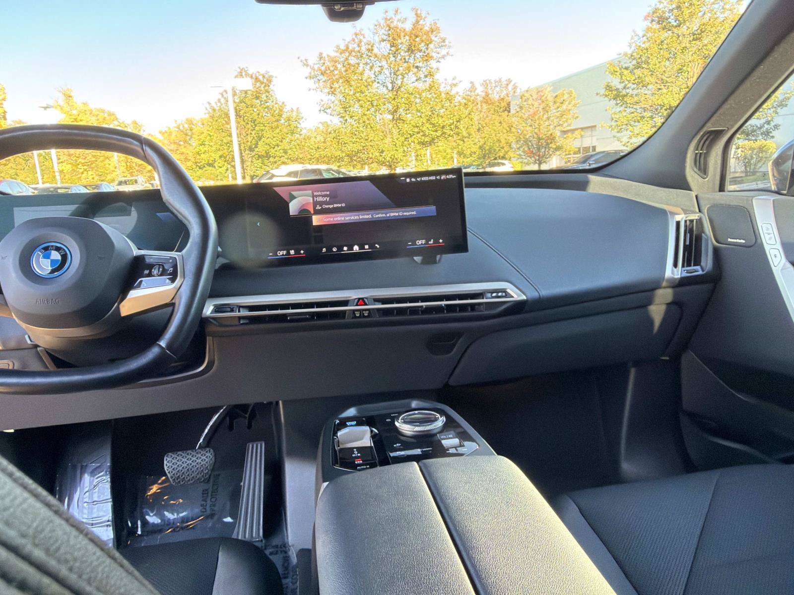 Certified 2024 BMW iX xDrive50 w/ Sport Package AWD/4WD image 22