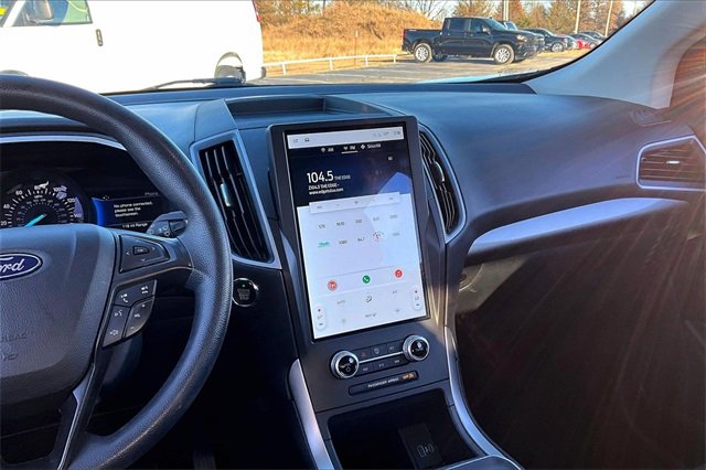 Used 2021 Ford Edge SE image 9