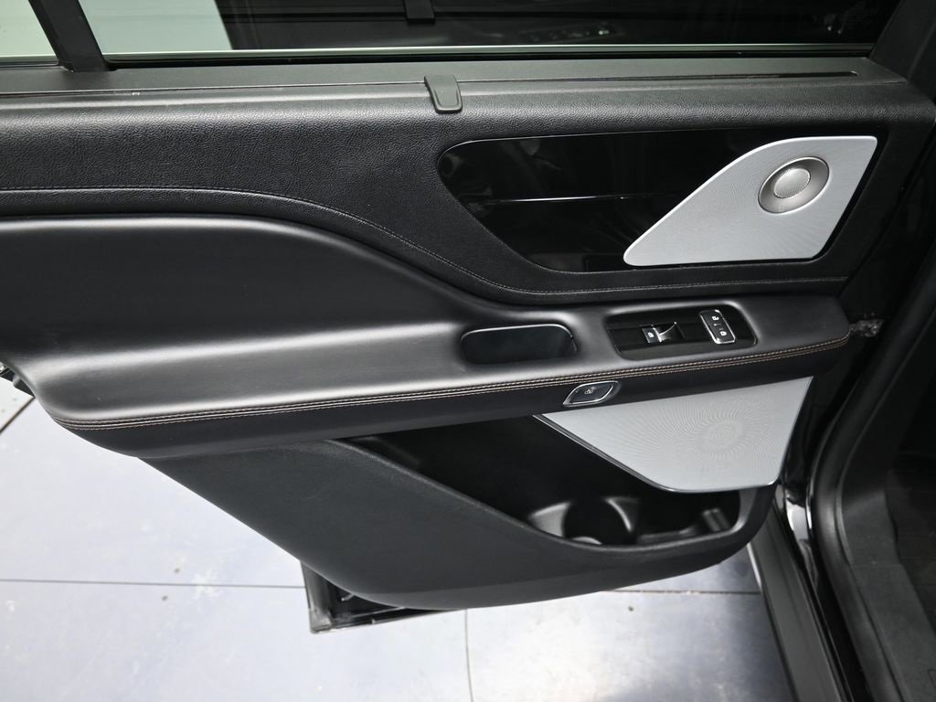 Used 2023 Lincoln Aviator Reserve w/ Equipment Group 201A image 27