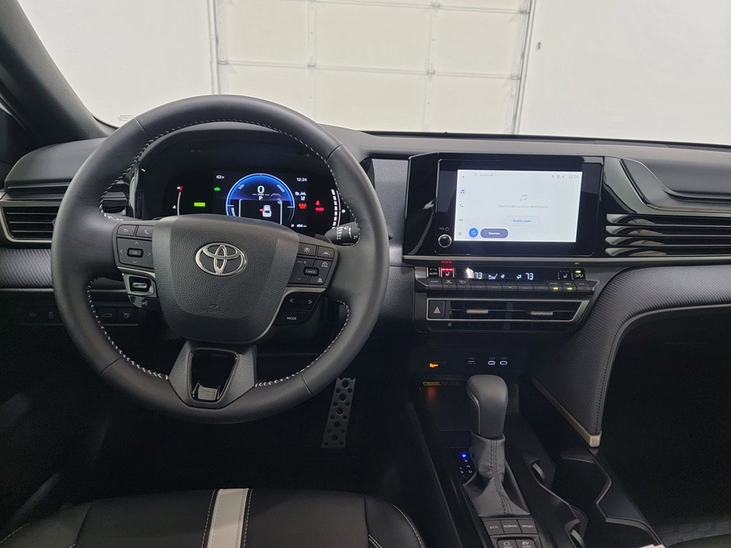 Used 2026 Toyota Camry SE w/ Convenience Package FWD image 12