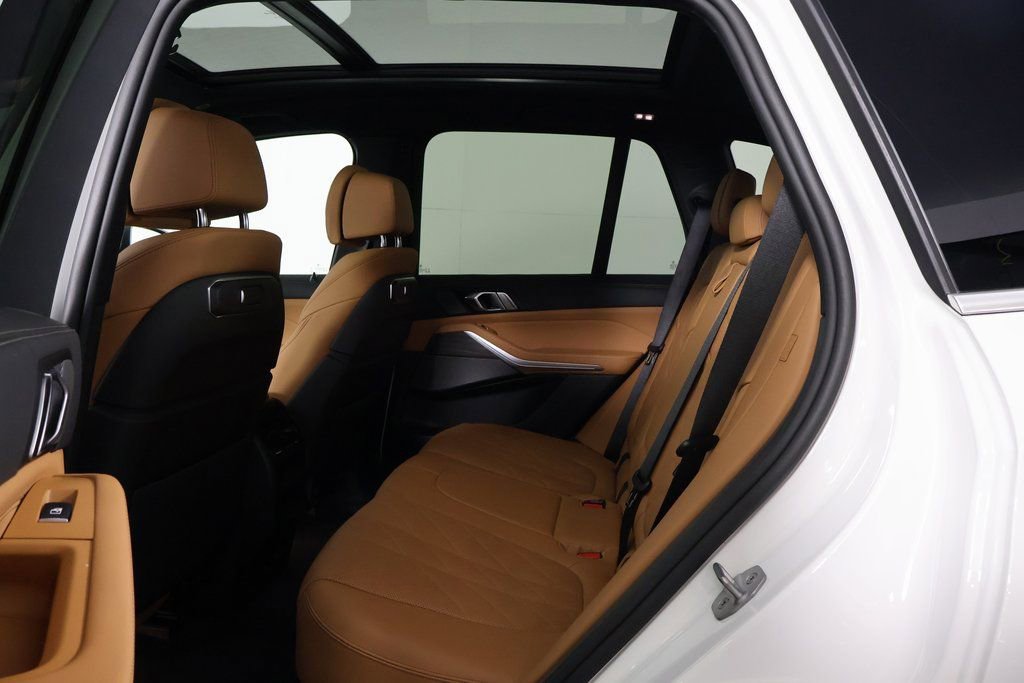 Used 2026 BMW X5 xDrive40i w/ Premium Package image 11