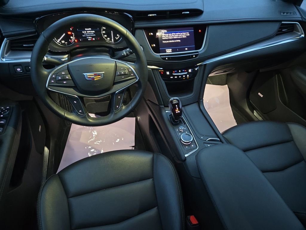Certified 2025 Cadillac XT5 Luxury image 12