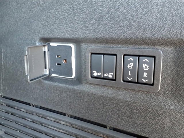 New 2026 GMC Yukon Denali w/ Advanced Technology Package image 17