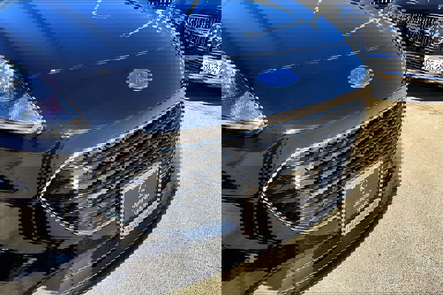 Used 2022 Ford Escape SE w/ SE Sport Appearance Package image 30