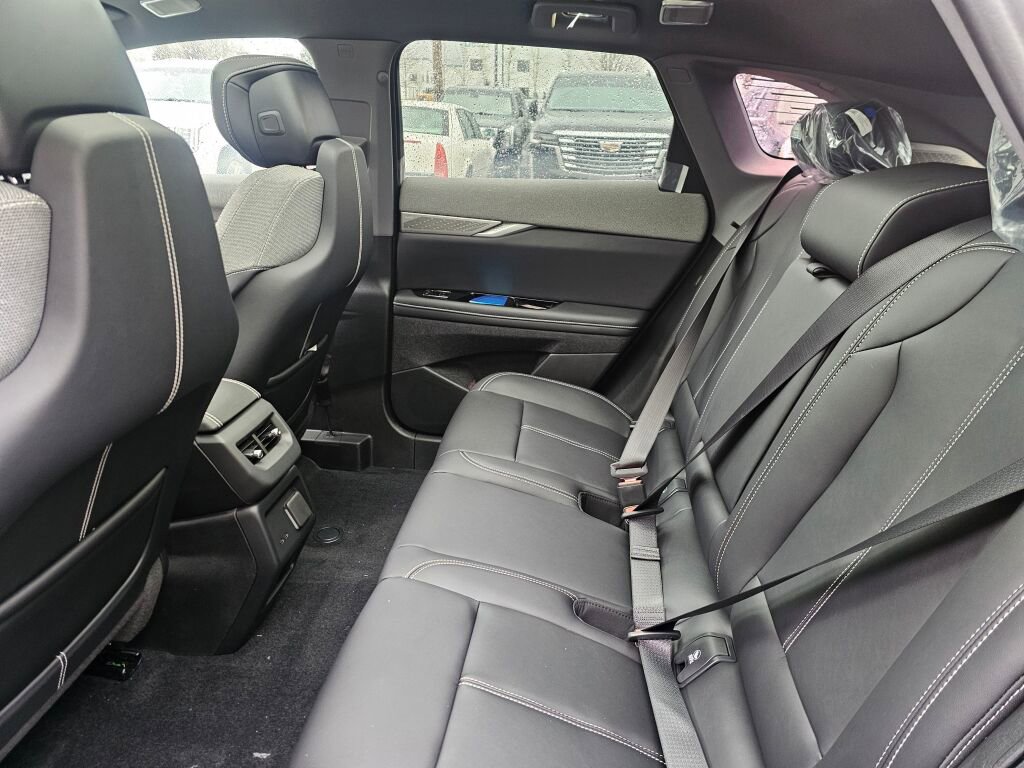 New 2026 Cadillac Optiq Luxury 1 image 21
