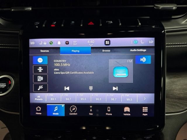 Used 2023 Jeep Grand Cherokee Limited w/ Black Appearance Package AWD/4WD image 39