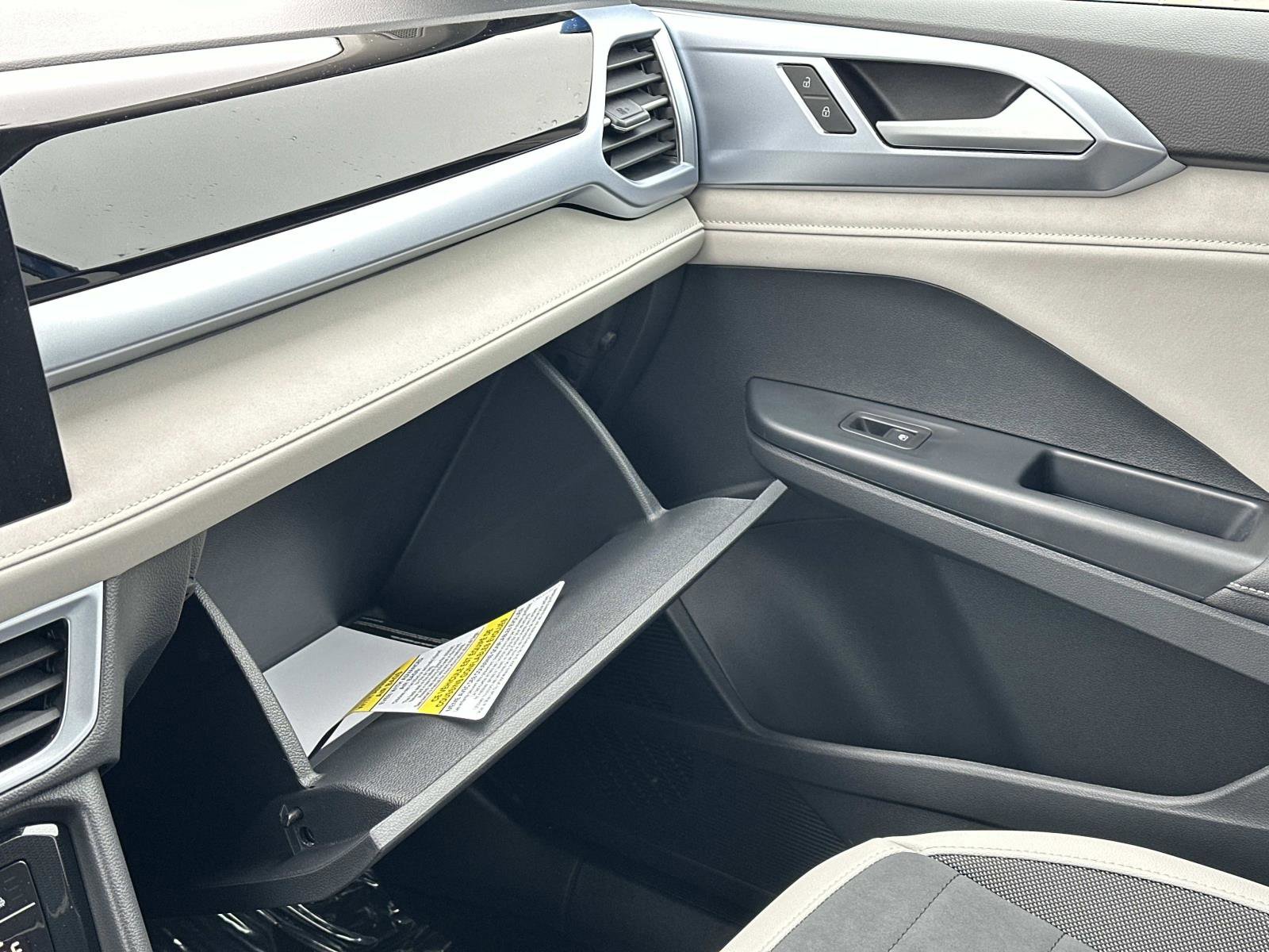 New 2026 Volkswagen Taos SE image 31