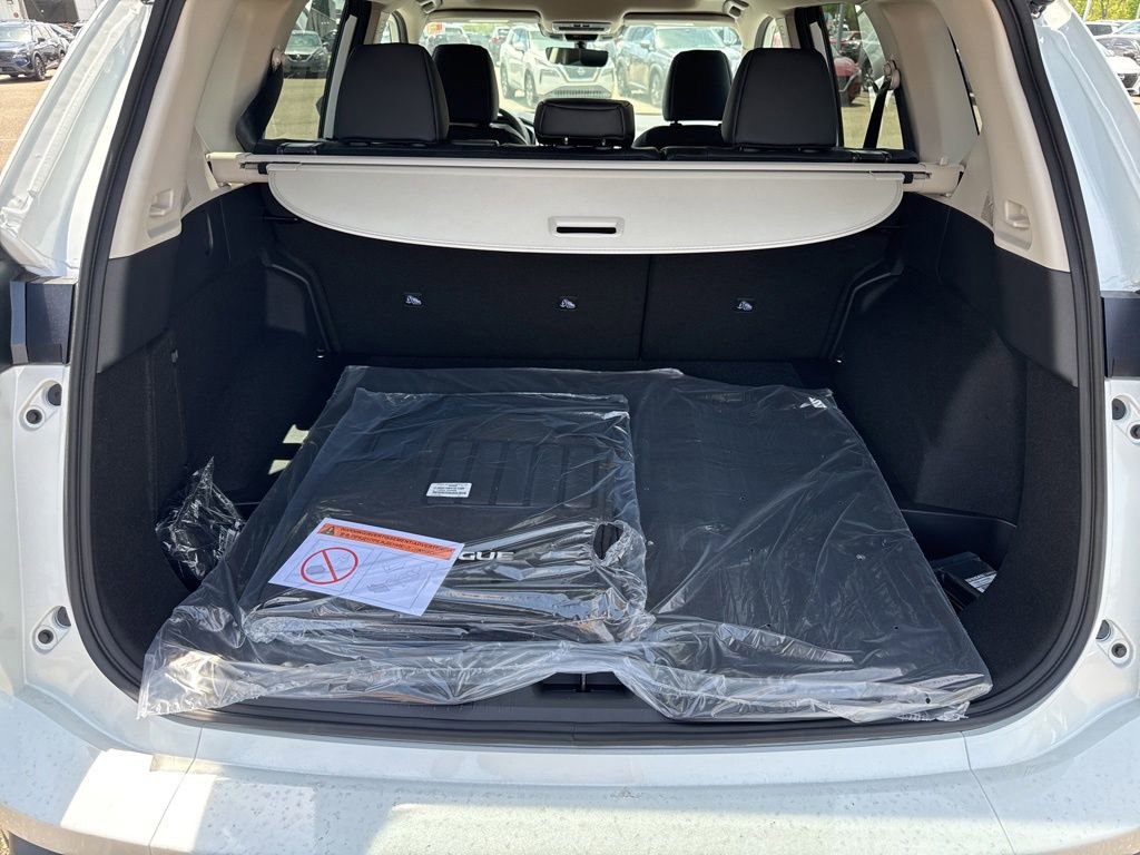 New 2026 Nissan Rogue Dark Armor AWD/4WD image 29