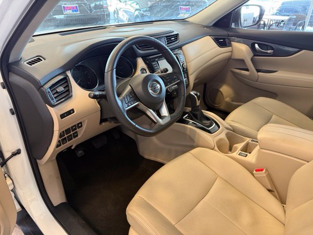 Used 2018 Nissan Rogue SV w/ Sun & Sound Touring Package AWD/4WD image 58