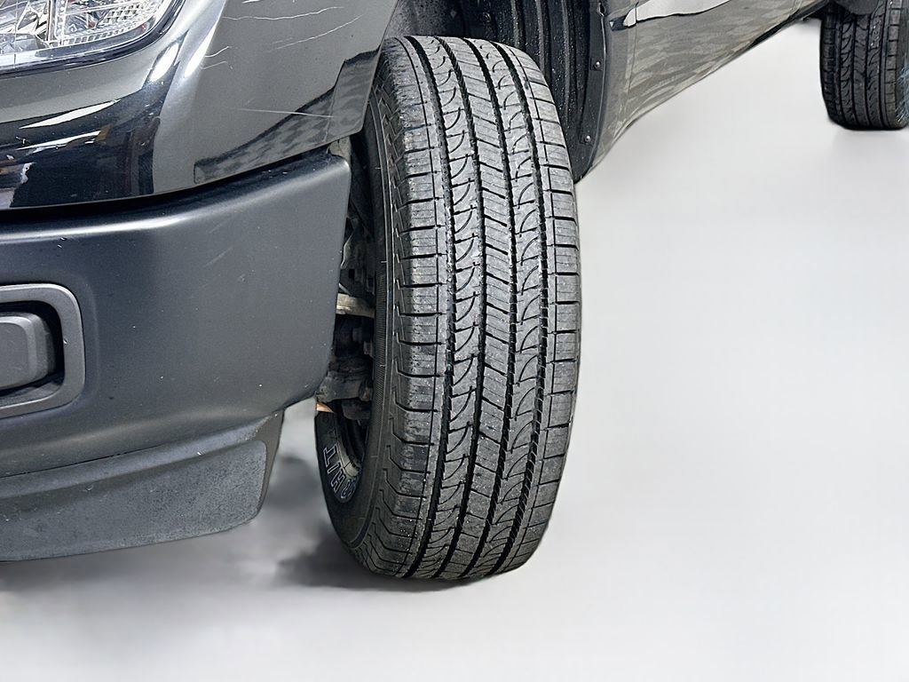 Used 2019 Nissan Titan S image 23