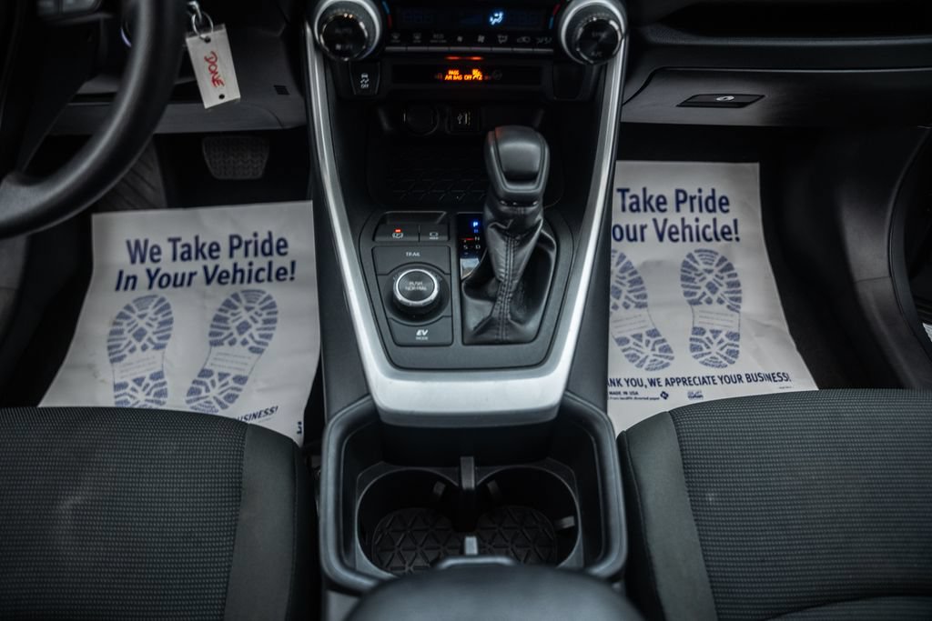 Certified 2025 Toyota RAV4 LE AWD/4WD image 32