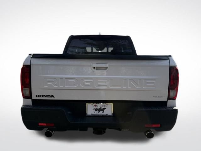 New 2026 Honda Ridgeline Black Edition image 4