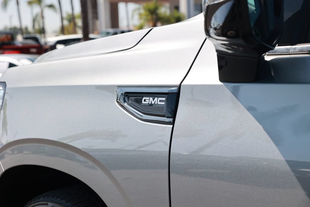 Used 2023 GMC Yukon Denali Ultimate AWD/4WD image 17