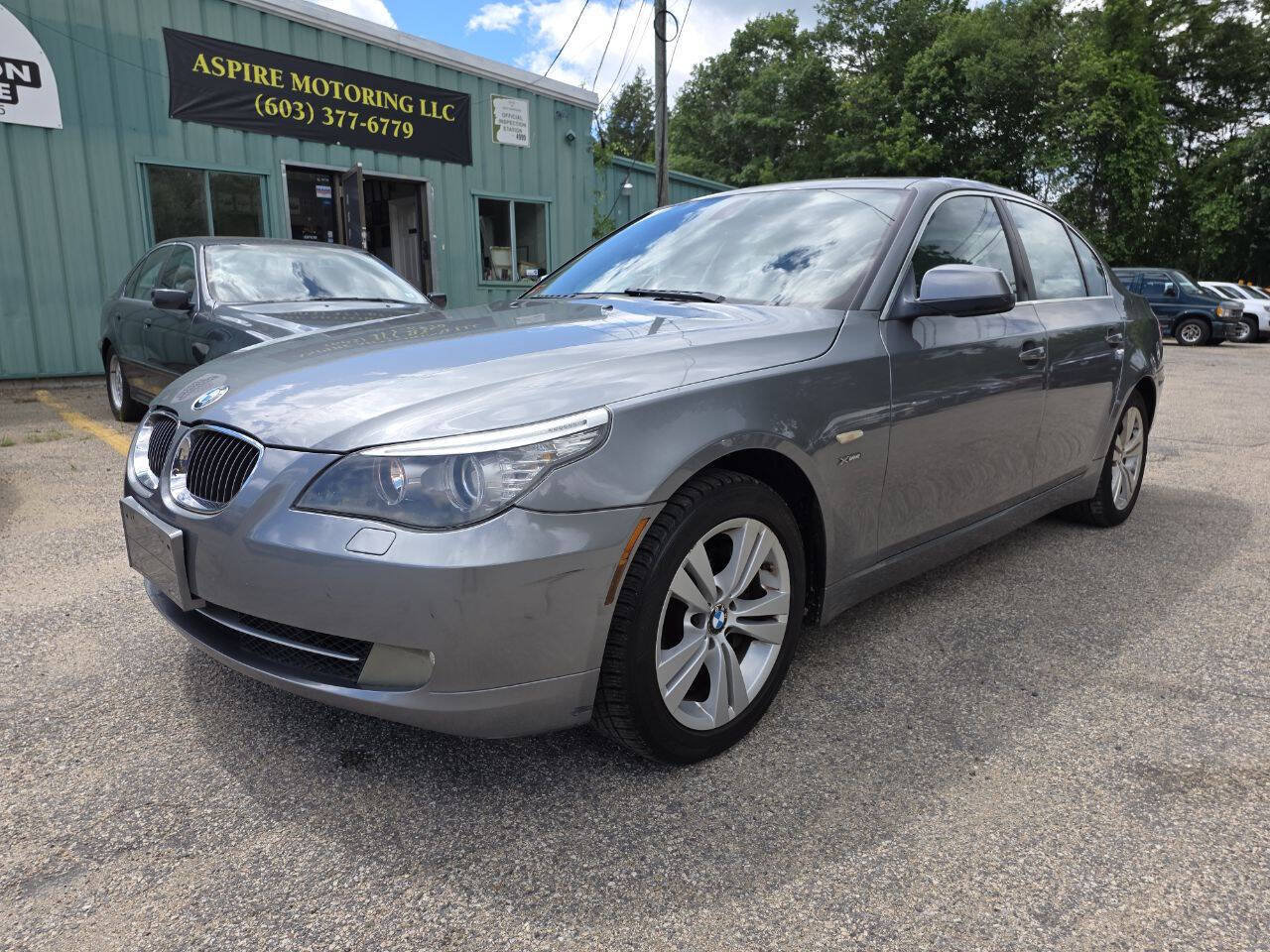 Used 2010 BMW 528i xDrive Sedan AWD/4WD image 3