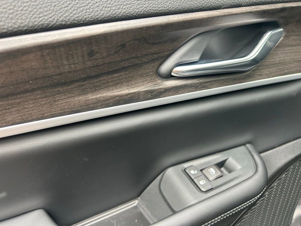 New 2026 Jeep Grand Cherokee Altitude image 25