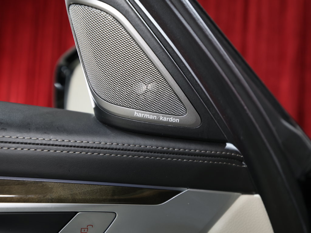 Used 2018 BMW 740i RWD image 26