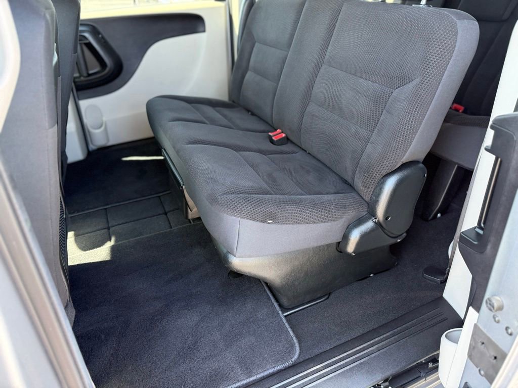 Used 2018 Dodge Grand Caravan SE w/ UConnect Hands-Free Group FWD image 13