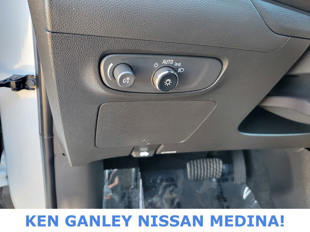 Used 2025 Buick Encore GX Preferred image 34