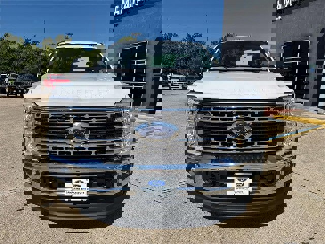 New 2025 Ford F550 4x4 Regular Cab Super Duty image 2